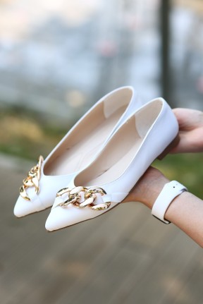 Popi Beyaz Cilt Zincirli Babet Ayakkabı Popi Beyaz Cilt Zincirli Babet Ayakkabı