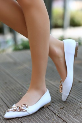 Popi Beyaz Cilt Zincirli Babet Ayakkabı Popi Beyaz Cilt Zincirli Babet Ayakkabı