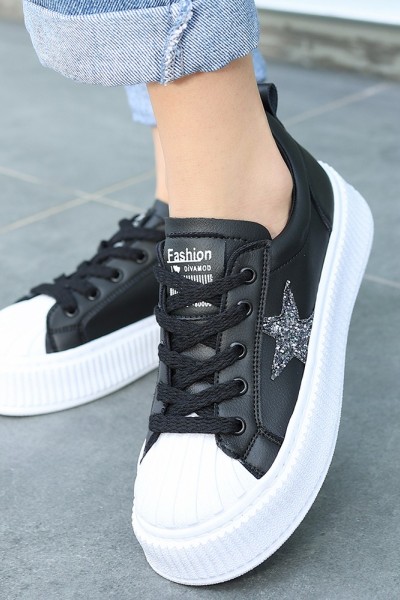 Piata Siyah Cilt Beyaz Tabanlı Bağcıklı Spor Ayakkabı