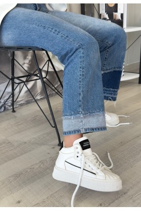 Estim Beyaz Cilt Siyah Detaylı Bağcıklı Spor Ayakkabı Estim Beyaz Cilt Siyah Detaylı Bağcıklı Spor Ayakkabı