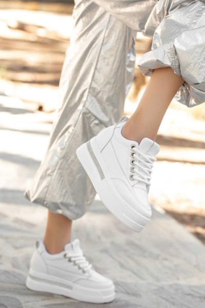 Lulu Beyaz Cilt Bağcıklı Spor Ayakkabı