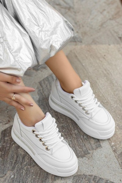 Lulu Beyaz Cilt Bağcıklı Spor Ayakkabı