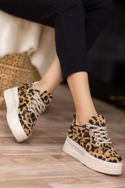 Lulu Leopar Süet Bağcıklı Spor Ayakkabı Lulu Leopar Süet Bağcıklı Spor Ayakkabı
