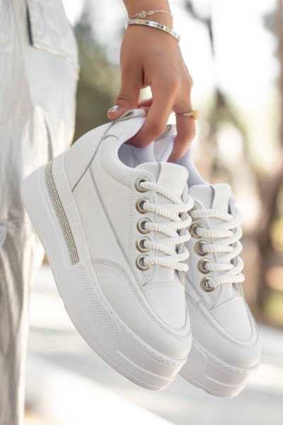 Lulu Beyaz Cilt Bağcıklı Spor Ayakkabı