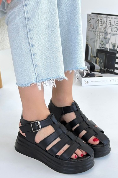 Toten Siyah Cilt Kemerli Sandalet Toten Siyah Cilt Kemerli Sandalet