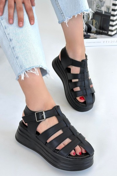 Toten Siyah Cilt Kemerli Sandalet Toten Siyah Cilt Kemerli Sandalet