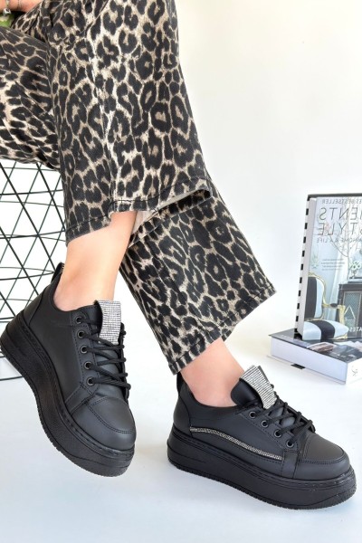 Leope Siyah Cilt Bağcıklı Spor Ayakkabı Leope Siyah Cilt Bağcıklı Spor Ayakkabı