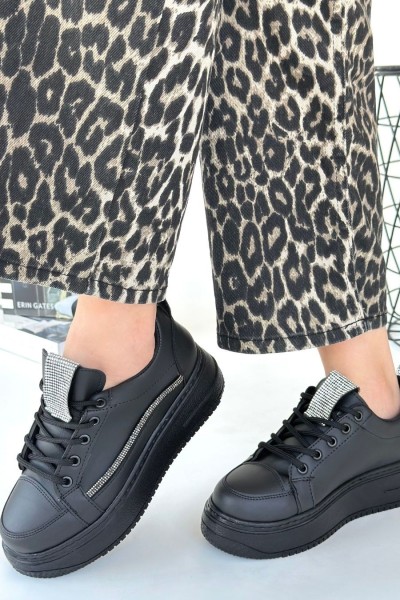 Leope Siyah Cilt Bağcıklı Spor Ayakkabı Leope Siyah Cilt Bağcıklı Spor Ayakkabı