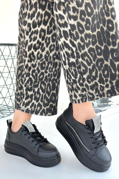 Leope Siyah Cilt Bağcıklı Spor Ayakkabı Leope Siyah Cilt Bağcıklı Spor Ayakkabı