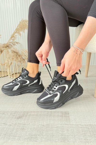 Cata Siyah Cilt Beyaz Detaylı Spor Ayakkabı Cata Siyah Cilt Beyaz Detaylı Spor Ayakkabı