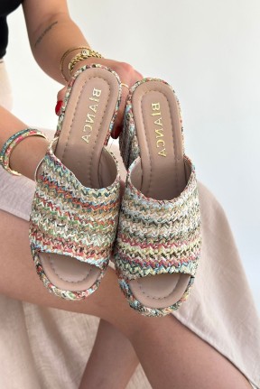 Tlay Kilim Desenli Dolgu Topuk Terlik Tlay Kilim Desenli Dolgu Topuk Terlik