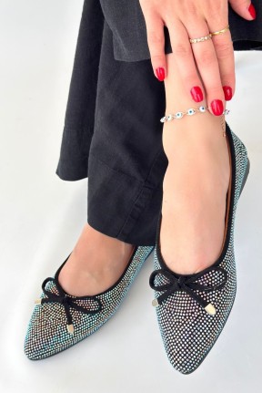 Sarra Siyah Saten İşlemeli Babet Ayakkabı Sarra Siyah Saten İşlemeli Babet Ayakkabı