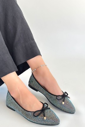 Sarra Siyah Saten İşlemeli Babet Ayakkabı Sarra Siyah Saten İşlemeli Babet Ayakkabı