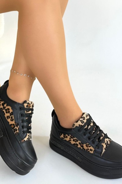 Lorrin Siyah Cilt Leopar Detaylı Bağcıklı Spor Ayakkabı Lorrin Siyah Cilt Leopar Detaylı Bağcıklı Spor Ayakkabı