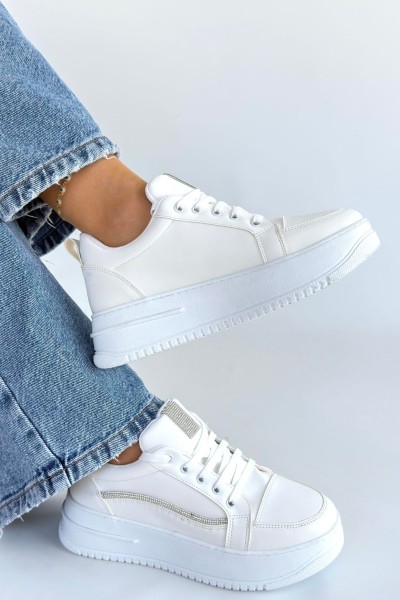 Natte Beyaz Cilt Bağcıklı Spor Ayakkabı Natte Beyaz Cilt Bağcıklı Spor Ayakkabı