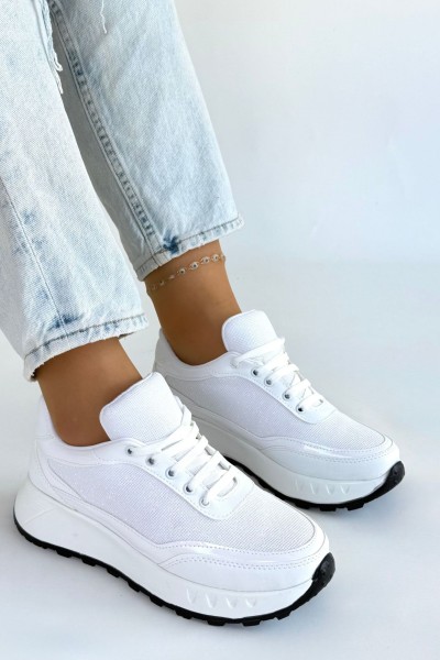Edva Beyaz Cilt Bağcıklı Spor Ayakkabı Edva Beyaz Cilt Bağcıklı Spor Ayakkabı