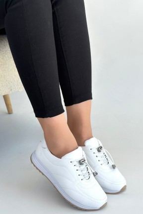Finna Beyaz Cilt Bağcıklı Spor Ayakkabı Finna Beyaz Cilt Bağcıklı Spor Ayakkabı