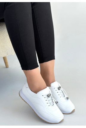 Finna Beyaz Cilt Bağcıklı Spor Ayakkabı Finna Beyaz Cilt Bağcıklı Spor Ayakkabı