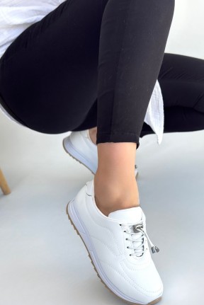 Finna Beyaz Cilt Bağcıklı Spor Ayakkabı Finna Beyaz Cilt Bağcıklı Spor Ayakkabı