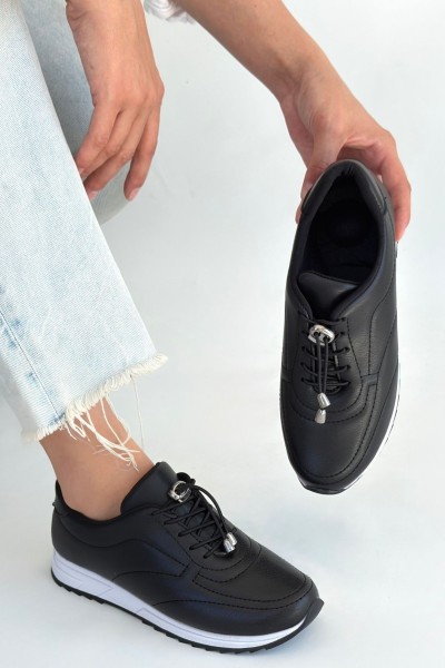 Finna Siyah Cilt Bağcıklı Spor Ayakkabı Finna Siyah Cilt Bağcıklı Spor Ayakkabı