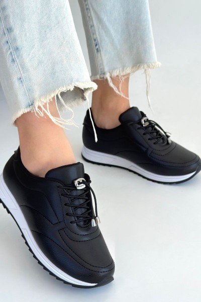 Finna Siyah Cilt Bağcıklı Spor Ayakkabı Finna Siyah Cilt Bağcıklı Spor Ayakkabı