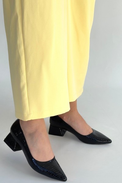 Meort Siyah Rugan Topuklu Ayakkabı Meort Siyah Rugan Topuklu Ayakkabı