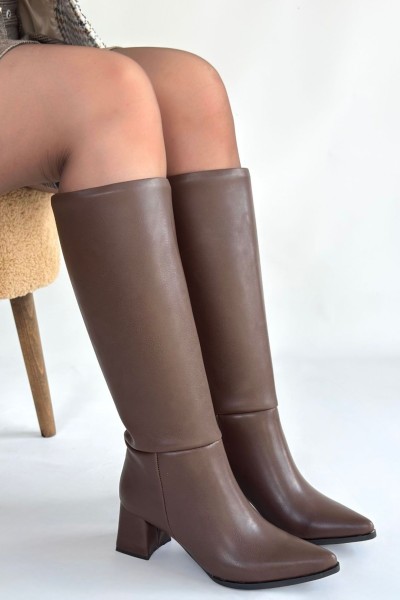 Roksa Acı Kahvei Cilt Topuklu Çizme Roksa Acı Kahvei Cilt Topuklu Çizme