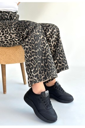 Yejja Siyah Cilt Bağcıklı Spor Ayakkabı Yejja Siyah Cilt Bağcıklı Spor Ayakkabı