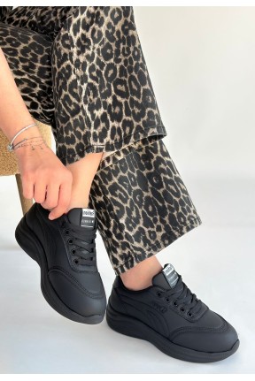 Yejja Siyah Cilt Bağcıklı Spor Ayakkabı Yejja Siyah Cilt Bağcıklı Spor Ayakkabı