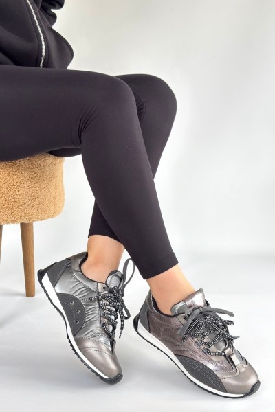 Ranu Platin Cilt Paraşüt Detaylı Bağcıklı Spor Ayakkabı Ranu Platin Cilt Paraşüt Detaylı Bağcıklı Spor Ayakkabı