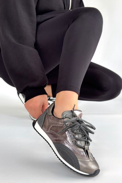 Ranu Platin Cilt Paraşüt Detaylı Bağcıklı Spor Ayakkabı Ranu Platin Cilt Paraşüt Detaylı Bağcıklı Spor Ayakkabı