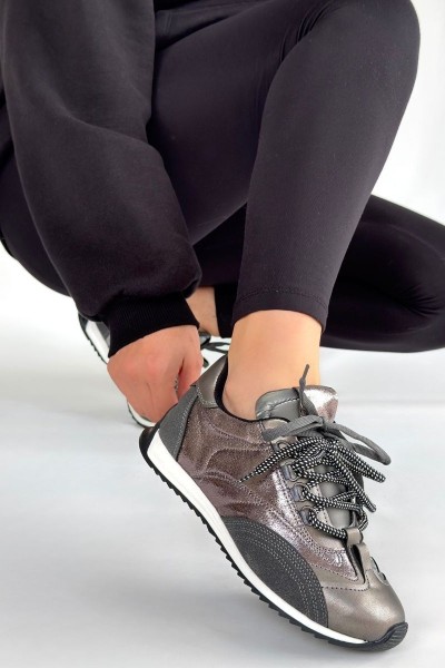 Ranu Platin Cilt Paraşüt Detaylı Bağcıklı Spor Ayakkabı Ranu Platin Cilt Paraşüt Detaylı Bağcıklı Spor Ayakkabı