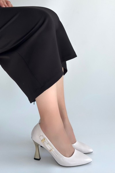 Motya Bej Rugan Topuklu Ayakkabı Motya Bej Rugan Topuklu Ayakkabı