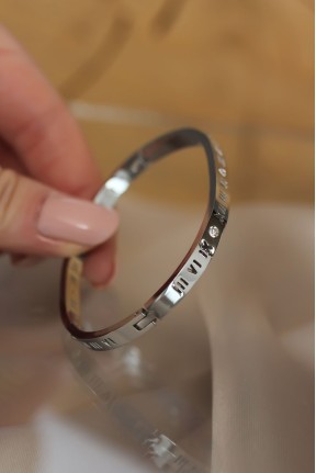 316l çelik Roma Rakamlı Silver Renk Bilezik Kelepçe 316l çelik Roma Rakamlı Silver Renk Bilezik Kelepçe