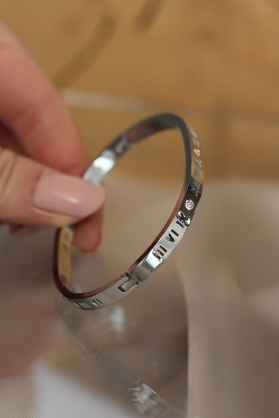 316l çelik Roma Rakamlı Silver Renk Bilezik Kelepçe 316l çelik Roma Rakamlı Silver Renk Bilezik Kelepçe