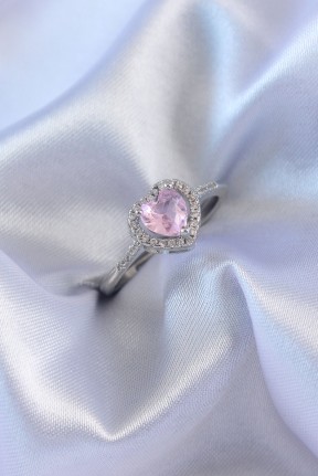Gümüş Renk Pembe Zirkon Taşlı Kalp Charm Model Pirinç Kadın Yüzük Gümüş Renk Pembe Zirkon Taşlı Kalp Charm Model Pirinç Kadın Yüzük