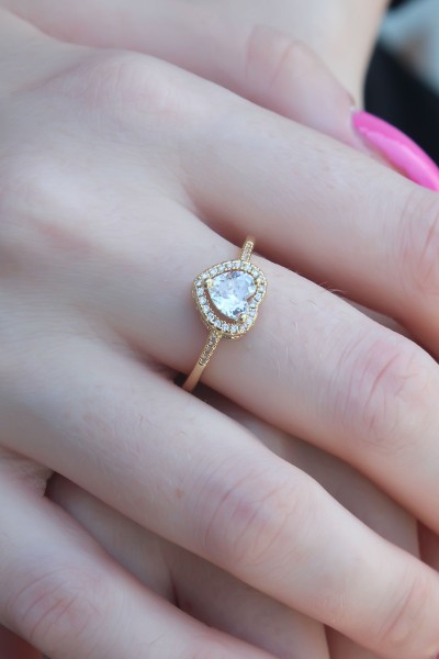 Gold Renk Zirkon Taşlı Kalp Model Charm Pirinç Kadın Yüzük Gold Renk Zirkon Taşlı Kalp Model Charm Pirinç Kadın Yüzük