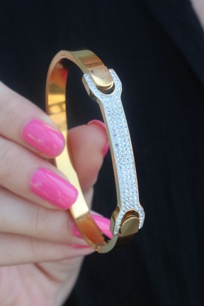 316l çelik Gold Renk Zirkon Taşlı Kadın Kelepçe 316l çelik Gold Renk Zirkon Taşlı Kadın Kelepçe
