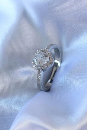 Gümüş Renk Kalp Zirkon Taşlı Charm Model Pirinç Kadın Yüzük Gümüş Renk Kalp Zirkon Taşlı Charm Model Pirinç Kadın Yüzük