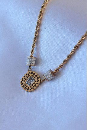 316l çelik Gold Renk Lotus Model Zirkon Taşlı Burgu Zincir Kadın Kolye 316l çelik Gold Renk Lotus Model Zirkon Taşlı Burgu Zincir Kadın Kolye