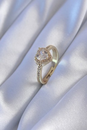 Gold Renk Zirkon Taşlı Kalp Model Pirinç Charm Kadın Yüzük Gold Renk Zirkon Taşlı Kalp Model Pirinç Charm Kadın Yüzük