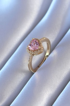 Gold Renk Zirkon Taşlı Kalp Model Pirinç Charm Kadın Yüzük Gold Renk Zirkon Taşlı Kalp Model Pirinç Charm Kadın Yüzük