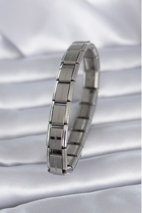 316l çelik Gümüş Renk Yazılı Nomination Model Kadın Bileklik 316l çelik Gümüş Renk Yazılı Nomination Model Kadın Bileklik