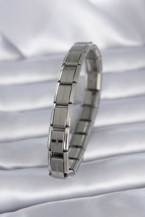 316l çelik Gümüş Renk Yazılı Nomination Model Kadın Bileklik 316l çelik Gümüş Renk Yazılı Nomination Model Kadın Bileklik