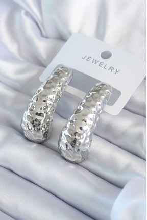 Gümüş Renk İşleme Detay Pirinç Kadın Küpe Gümüş Renk İşleme Detay Pirinç Kadın Küpe