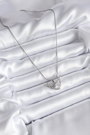 316l çelik Gümüş Renk Zirkon Taşlı Boynuz Model Kadın Kolye 316l çelik Gümüş Renk Zirkon Taşlı Boynuz Model Kadın Kolye