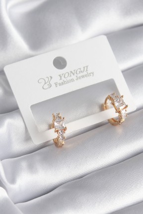 Pirinç Gold Renk Zirkon Taşlı Kadın Küpe Pirinç Gold Renk Zirkon Taşlı Kadın Küpe