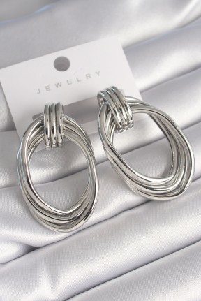 Pirinç Gümüş Renk Oval Model Kadın Küpe Pirinç Gümüş Renk Oval Model Kadın Küpe