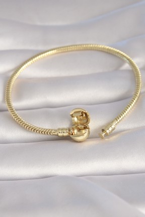 Pirinç Gold Renk İşleme Detay Charm Model Kadın Bileklik