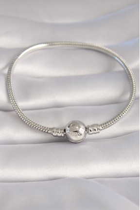 Pirinç Gümüş Renk İşleme Detay Charm Model Kadın Bileklik